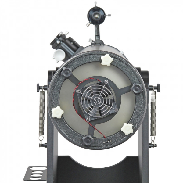 Schneller auskühlen - schneller Beobachten: Lüfter für den Hauptspiegel.